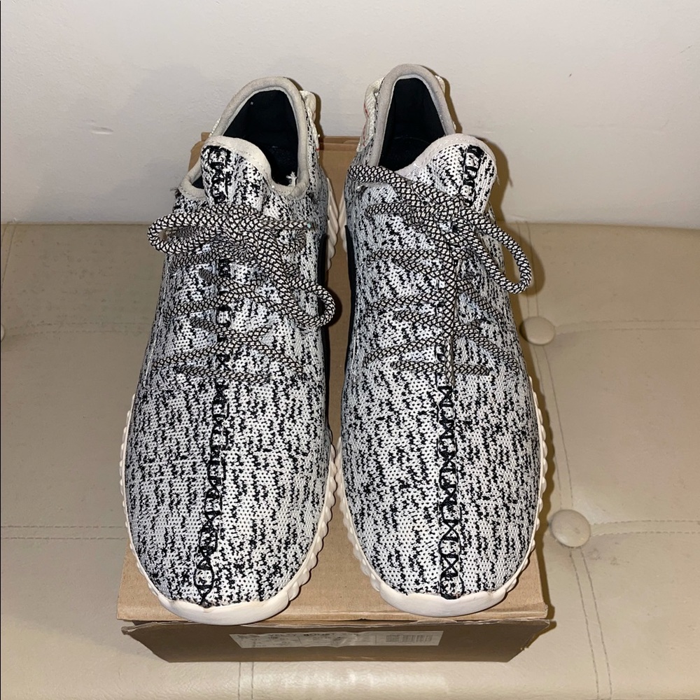 adidas YEEZY- Yeezy Boost 350 “Turtle Dove” sneakers - Picture 2 of 5